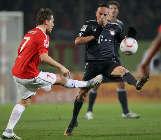 利乃至全世 利乃至全世